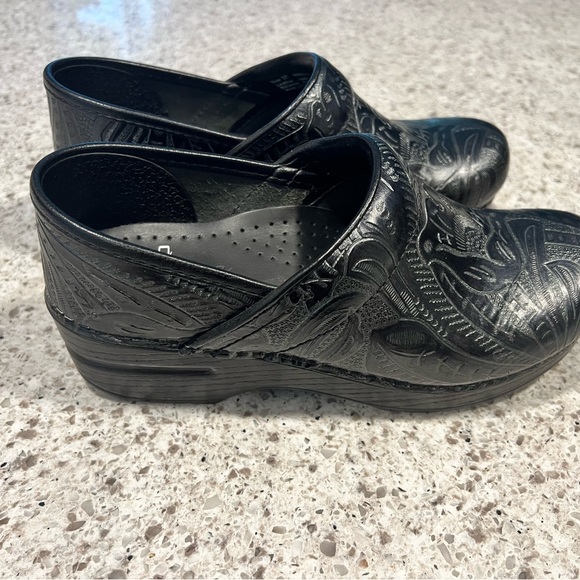 COPY - NEW Dansko Professional Clog - Black Tooled - Picture 2 of 8